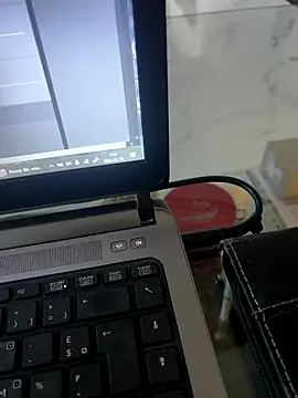 Snapshot of Cezar993 chatting on 12-17-25, 06:18 Cezar993 online show from 12-17-25, 06:18