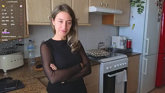 Snapshot of Lunamix chatting on 03-12-25, 04:02 Lunamix online show from 03-12-25, 04:02