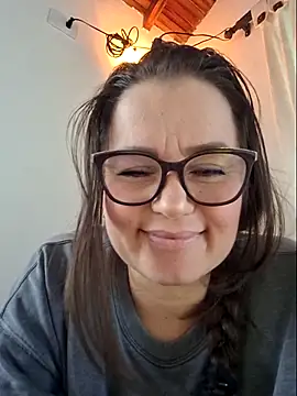 Snapshot of MariaPau_83 chatting on 05-11-26, 02:45 MariaPau 83 online show from 05-11-26, 02:45