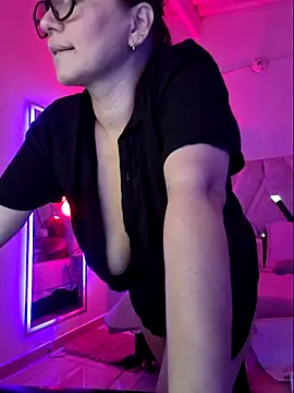 Snapshot of MariaPau_83 chatting on 04-21-26, 07:53 MariaPau 83 online show from 04-21-26, 07:53