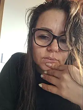 Snapshot of MariaPau_83 chatting on 05-29-26, 04:46 MariaPau 83 online show from 05-29-26, 04:46