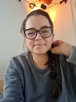 Snapshot of MariaPau_83 chatting on 05-11-26, 04:04 MariaPau 83 online show from 05-11-26, 04:04