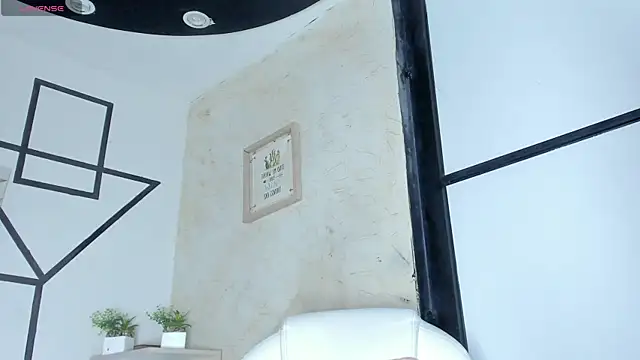 Snapshot of Rianamanson chatting on 03-17-25, 03:18 Rianamanson online show from 03-17-25, 03:18