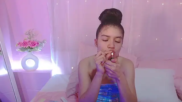Snapshot of Sweetcristin chatting on 05-22-26, 01:36 Sweetcristin online show from 05-22-26, 01:36