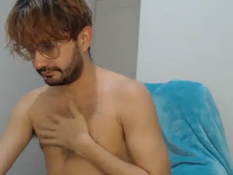 Snapshot of peterannaud chatting on 10-01-25, 11:36 peterannaud online show from 10-01-25, 11:36