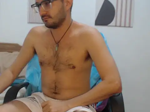 Snapshot of peterannaud chatting on 11-17-25, 12:20 peterannaud online show from 11-17-25, 12:20