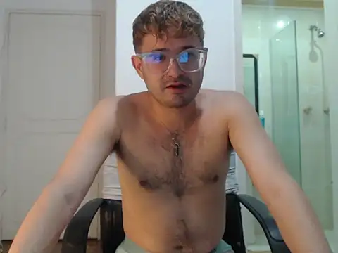 Snapshot of peterannaud chatting on 02-05-25, 10:22 peterannaud online show from 02-05-25, 10:22