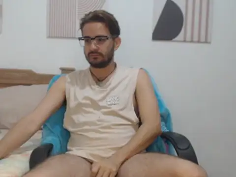 Snapshot of peterannaud chatting on 11-15-25, 11:14 peterannaud online show from 11-15-25, 11:14