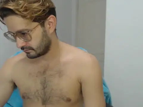 Snapshot of peterannaud chatting on 09-29-25, 11:05 peterannaud online show from 09-29-25, 11:05