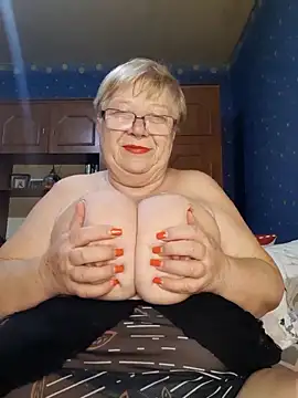 Lena Gaby online show from 10-13-25, 04:47