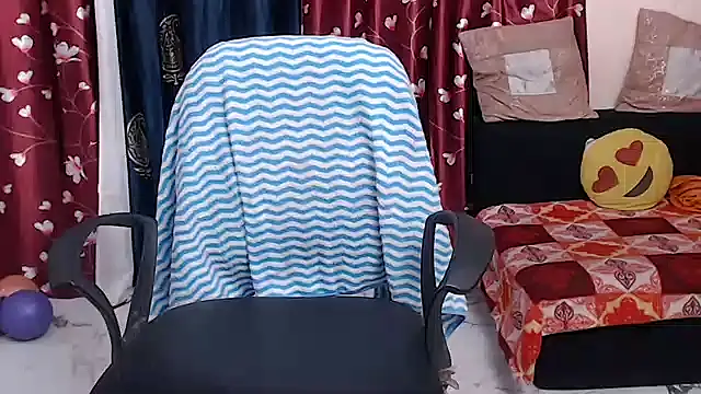 Naiaa-mylove online show from 06-15-26, 06:57