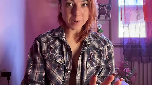 Nikky Divine online show from 10-25-25, 07:29