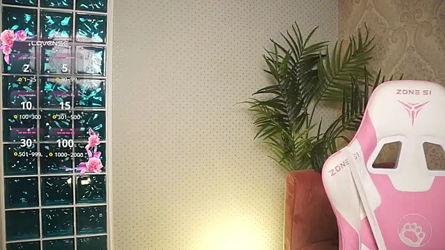 Snapshot of 01_lili_01 chatting on 12-07-24, 11:56 01 lili 01 online show from 12-07-24, 11:56