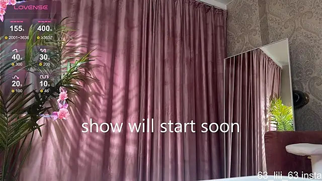 Snapshot of 01_lili_01 chatting on 11-16-25, 02:33 01 lili 01 online show from 11-16-25, 02:33