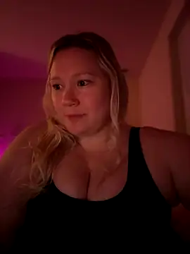 Snapshot of PiggyRose chatting on 10-05-25, 02:46 PiggyRose online show from 10-05-25, 02:46