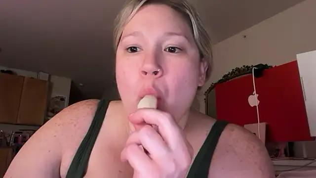 Snapshot of PiggyRose chatting on 06-29-26, 02:51 PiggyRose online show from 06-29-26, 02:51