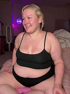 PiggyRose online show from 04-28-26, 02:27