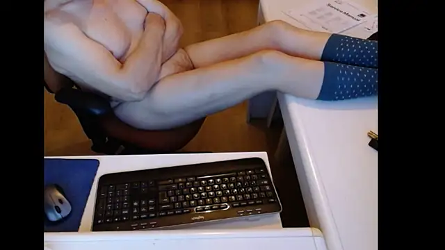 Snapshot of dutchpornking chatting on 04-17-26, 06:33 dutchpornking online show from 04-17-26, 06:33