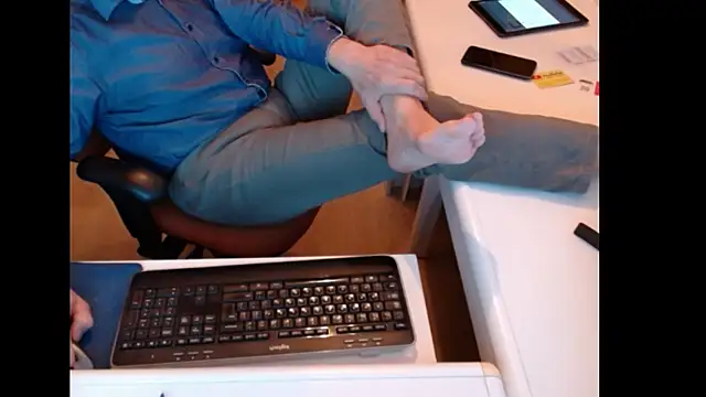 Snapshot of dutchpornking chatting on 04-27-26, 06:39 dutchpornking online show from 04-27-26, 06:39