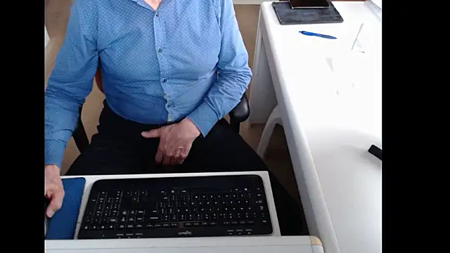Snapshot of dutchpornking chatting on 04-03-26, 06:53 dutchpornking online show from 04-03-26, 06:53