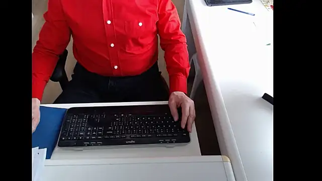Snapshot of dutchpornking chatting on 05-17-26, 07:08 dutchpornking online show from 05-17-26, 07:08