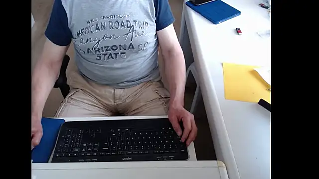 Snapshot of dutchpornking chatting on 05-26-26, 06:11 dutchpornking online show from 05-26-26, 06:11