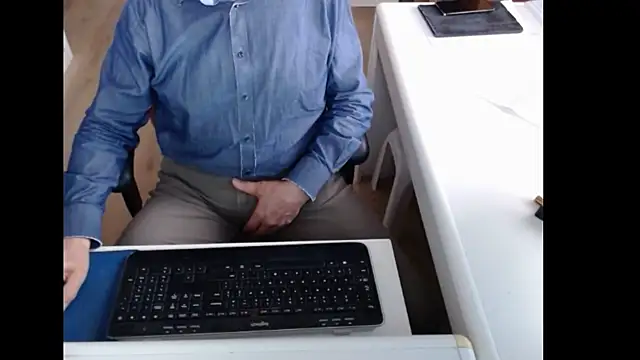 Snapshot of dutchpornking chatting on 04-13-26, 05:55 dutchpornking online show from 04-13-26, 05:55