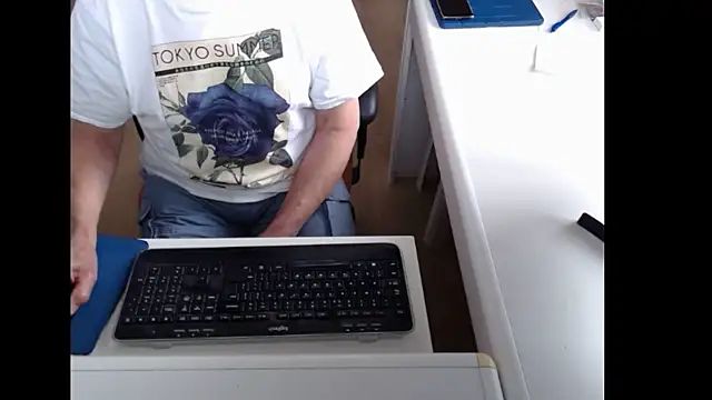 Snapshot of dutchpornking chatting on 06-06-26, 06:29 dutchpornking online show from 06-06-26, 06:29