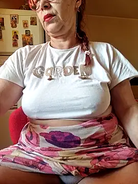 Snapshot of Chriss_Tinaa chatting on 06-19-26, 04:29 Chriss Tinaa online show from 06-19-26, 04:29