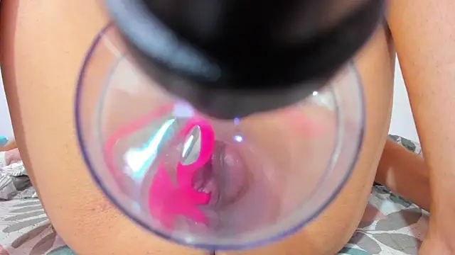 Snapshot of iamvicky_4 chatting on 02-19-26, 04:53 iamvicky 4 online show from 02-19-26, 04:53