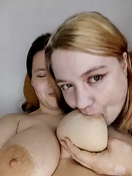 Snapshot of AriaCuteOh chatting on 11-13-25, 08:24 AriaCuteOh online show from 11-13-25, 08:24