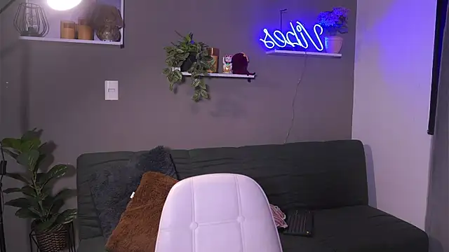 HannahEvanss online show from 11-26-25, 06:52