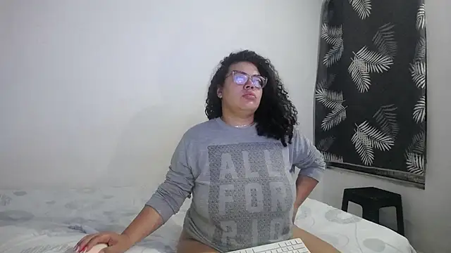 mabigomez00 online show from 04-17-26, 09:12