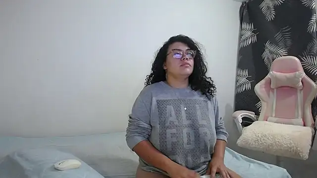 mabigomez00 online show from 10-18-25, 09:22