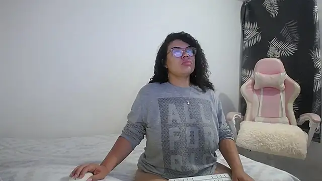 mabigomez00 online show from 11-03-25, 09:35