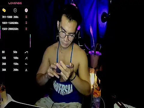 Snapshot of 000batman000 chatting on 02-06-26, 01:29 000batman000 online show from 02-06-26, 01:29