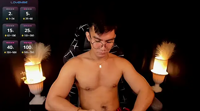 Snapshot of 000batman000 chatting on 03-15-25, 12:56 000batman000 online show from 03-15-25, 12:56