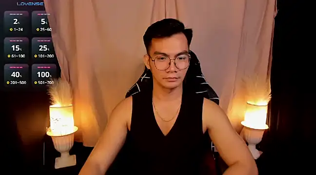 Snapshot of 000batman000 chatting on 02-10-25, 07:04 000batman000 online show from 02-10-25, 07:04