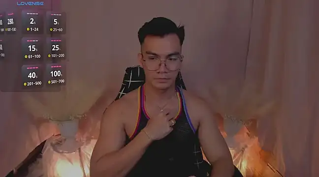 Snapshot of 000batman000 chatting on 12-11-24, 04:18 000batman000 online show from 12-11-24, 04:18