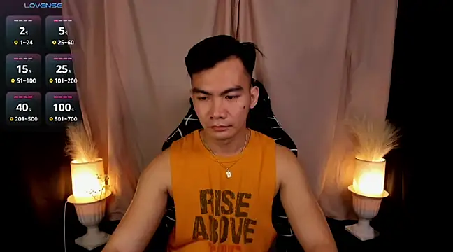 Snapshot of 000batman000 chatting on 02-18-25, 01:33 000batman000 online show from 02-18-25, 01:33