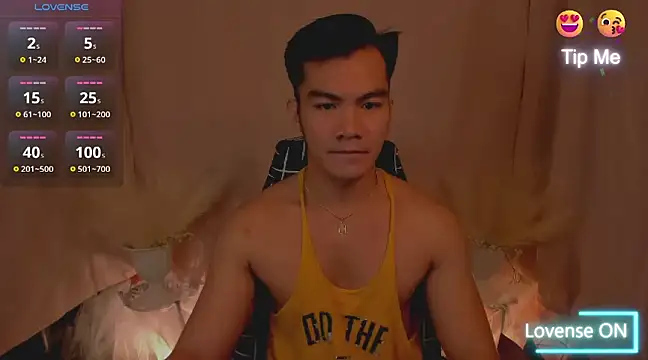 Snapshot of 000batman000 chatting on 12-06-24, 11:19 000batman000 online show from 12-06-24, 11:19