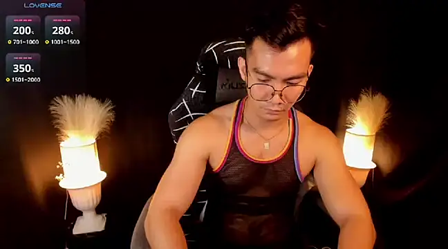 Snapshot of 000batman000 chatting on 03-13-25, 03:54 000batman000 online show from 03-13-25, 03:54