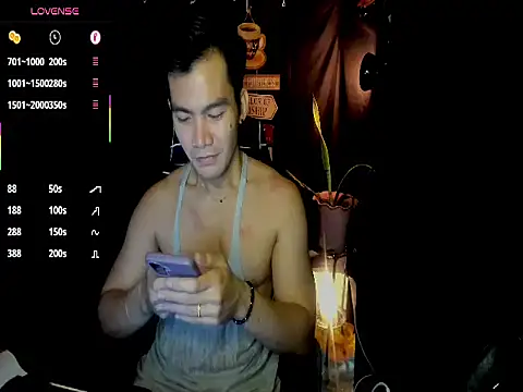 Snapshot of 000batman000 chatting on 02-19-26, 02:14 000batman000 online show from 02-19-26, 02:14