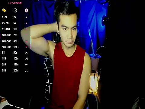 Snapshot of 000batman000 chatting on 02-20-26, 02:19 000batman000 online show from 02-20-26, 02:19