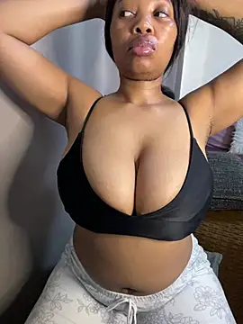 Snapshot of cherrybabe76 chatting on 06-25-26, 01:05 cherrybabe76 online show from 06-25-26, 01:05