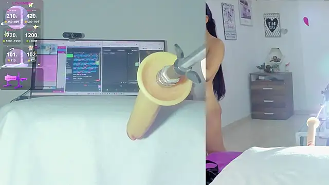 sofi velez online show from 02-05-26, 05:42