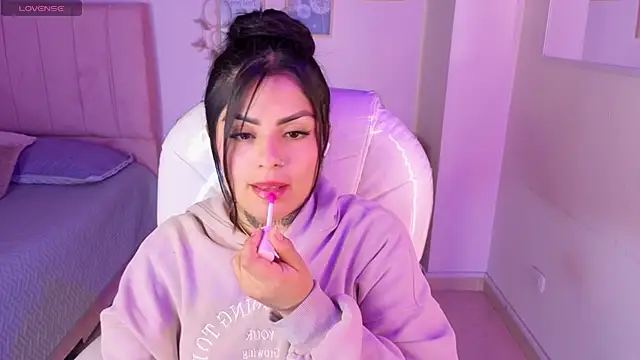 Snapshot of Catalinaa_martinez chatting on 11-23-25, 10:09 Catalinaa martinez online show from 11-23-25, 10:09