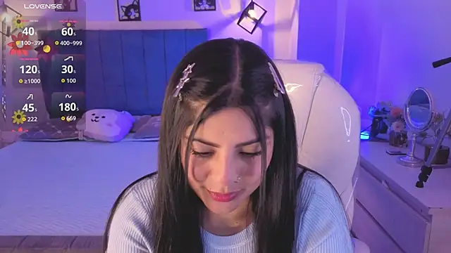 Snapshot of Catalinaa_martinez chatting on 10-23-25, 03:49 Catalinaa martinez online show from 10-23-25, 03:49