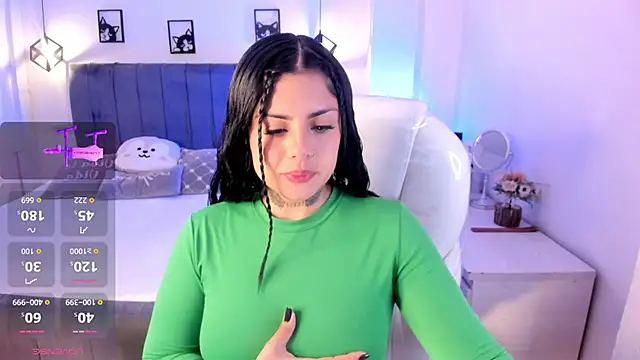 Snapshot of Catalinaa_martinez chatting on 09-19-25, 02:59 Catalinaa martinez online show from 09-19-25, 02:59