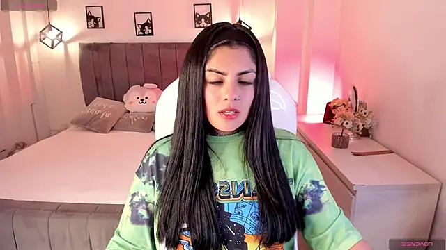Snapshot of Catalinaa_martinez chatting on 09-14-25, 02:45 Catalinaa martinez online show from 09-14-25, 02:45